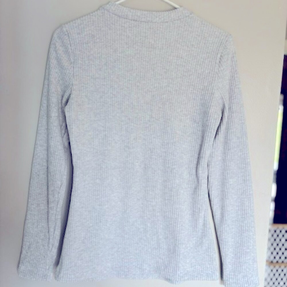 NWOT Express light gray long sleeve crew neck sweater- size S - Picture 3 of 4